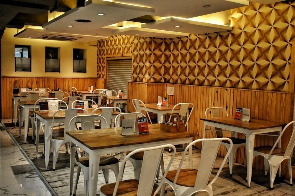Hotel Lynq-Cico Calcutta  Esterno foto