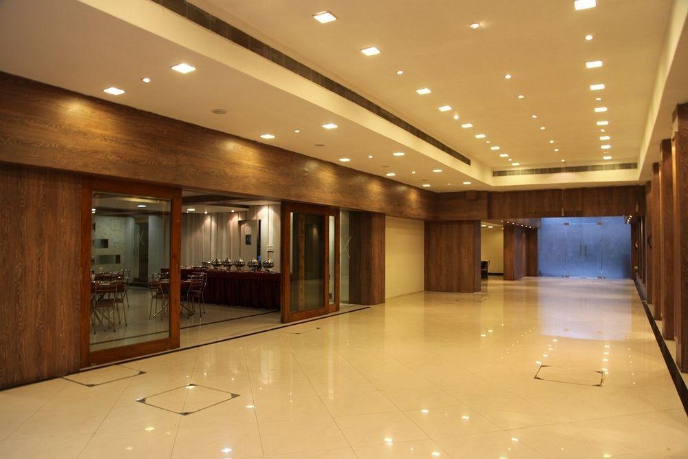 Hotel Lynq-Cico Calcutta  Esterno foto