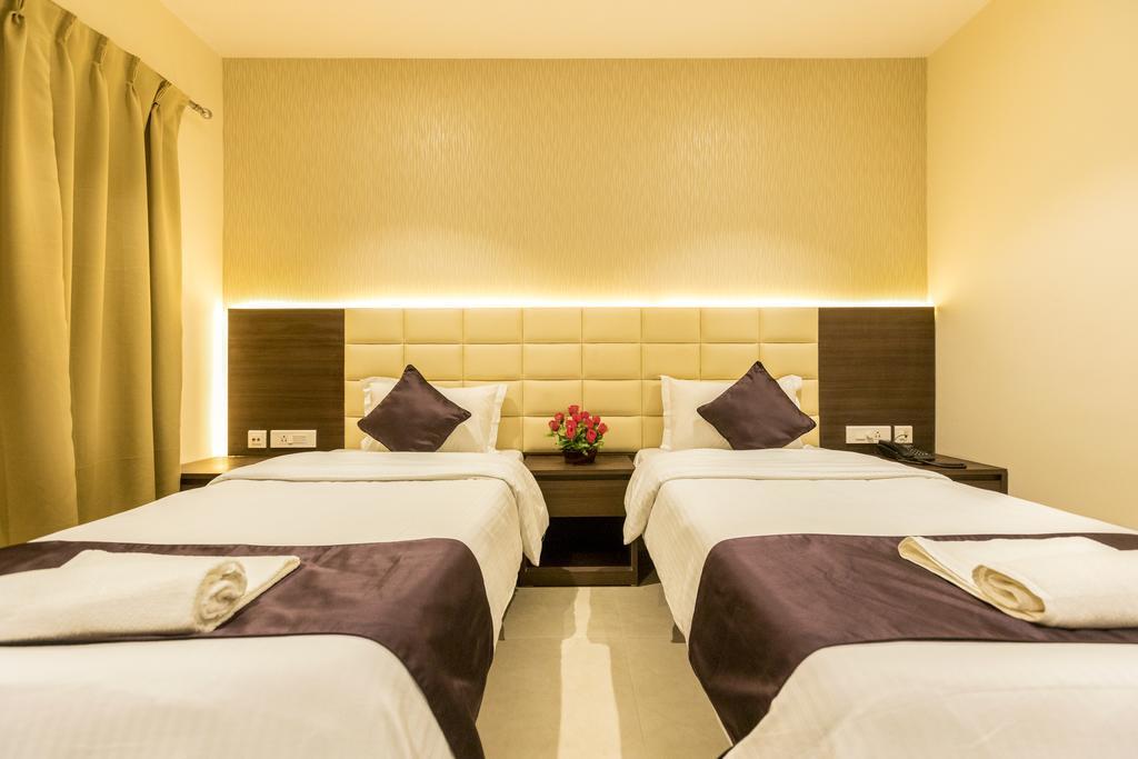 Hotel Lynq-Cico Calcutta  Esterno foto