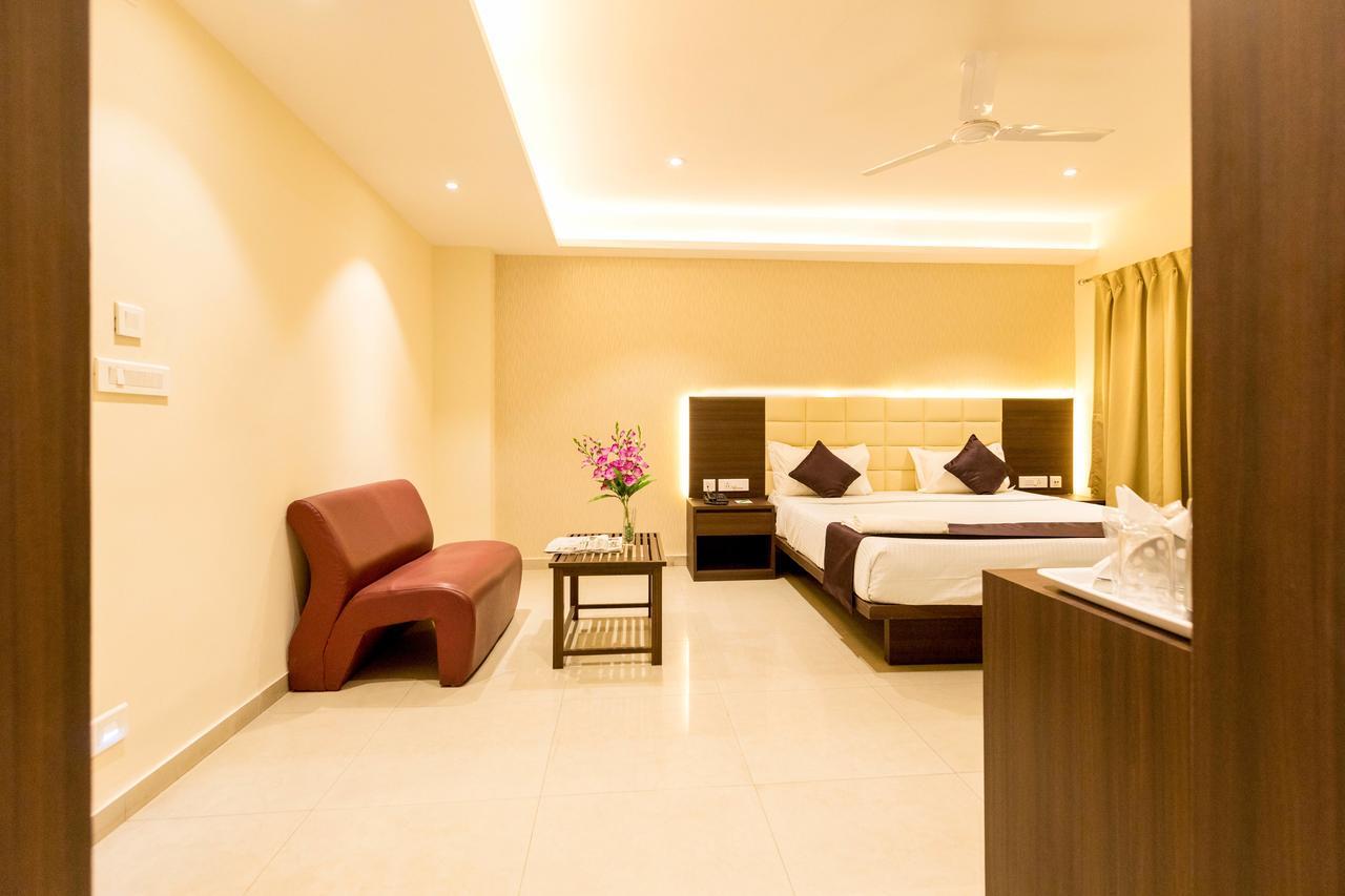 Hotel Lynq-Cico Calcutta  Esterno foto