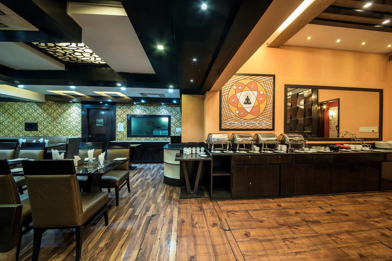 Hotel Lynq-Cico Calcutta  Esterno foto