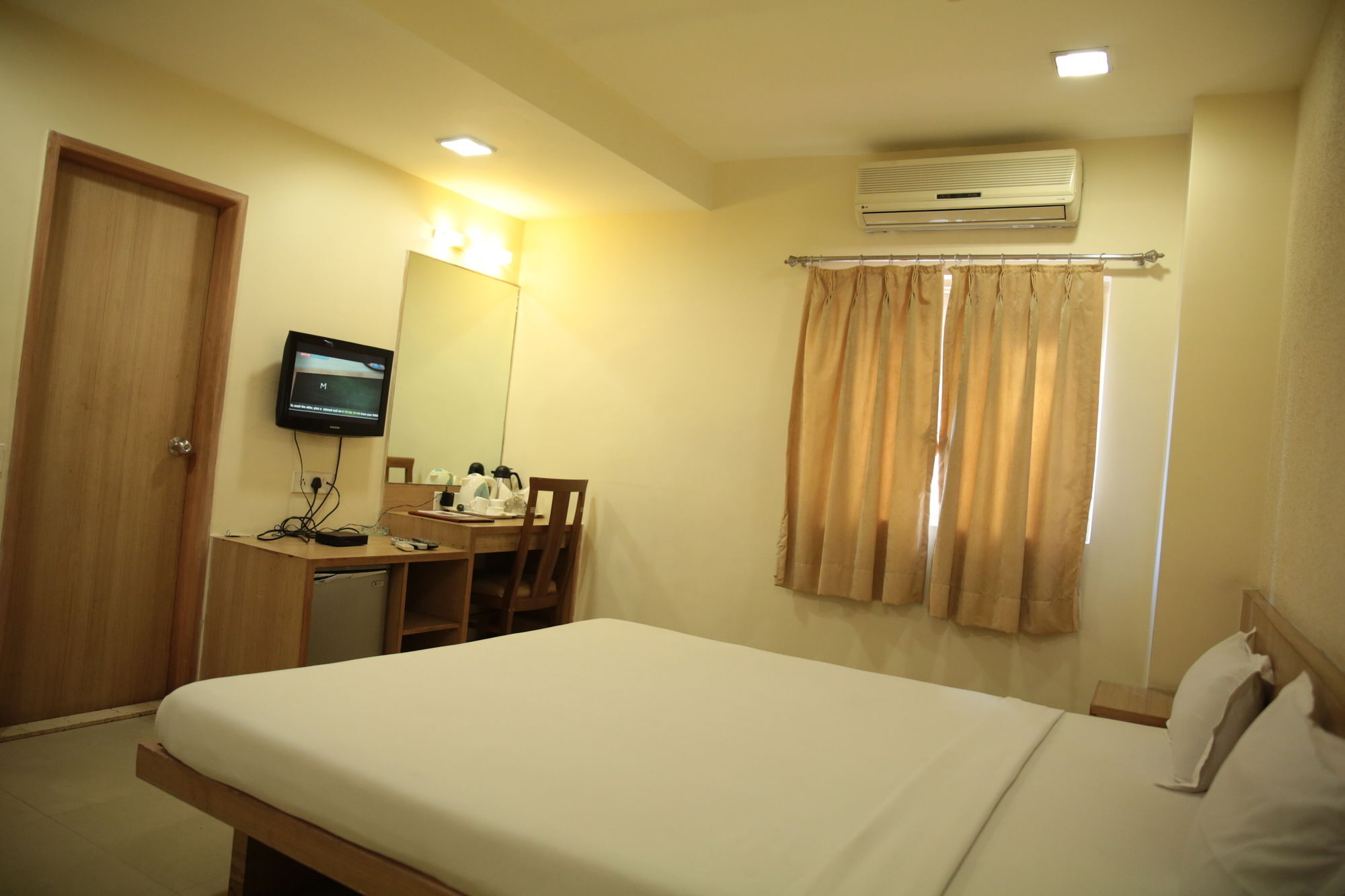 Hotel Lynq-Cico Calcutta  Esterno foto