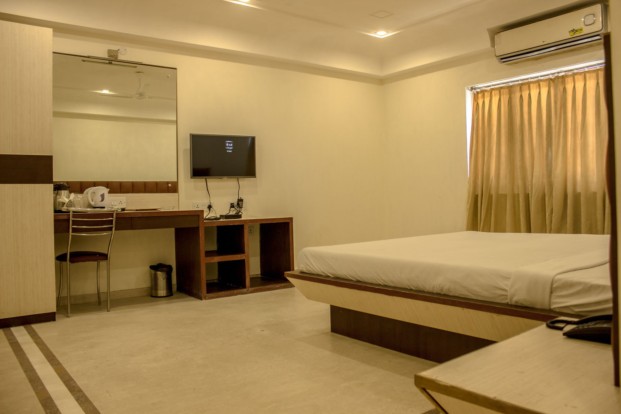 Hotel Lynq-Cico Calcutta  Esterno foto